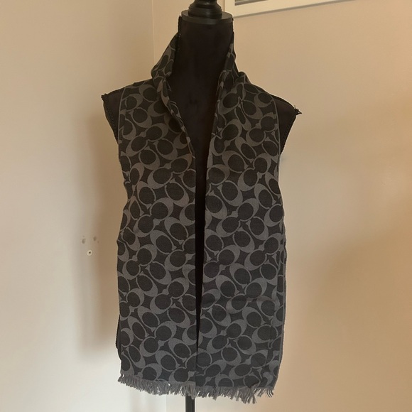 Coach Signature Wrap/scarf - Picture 2 of 4